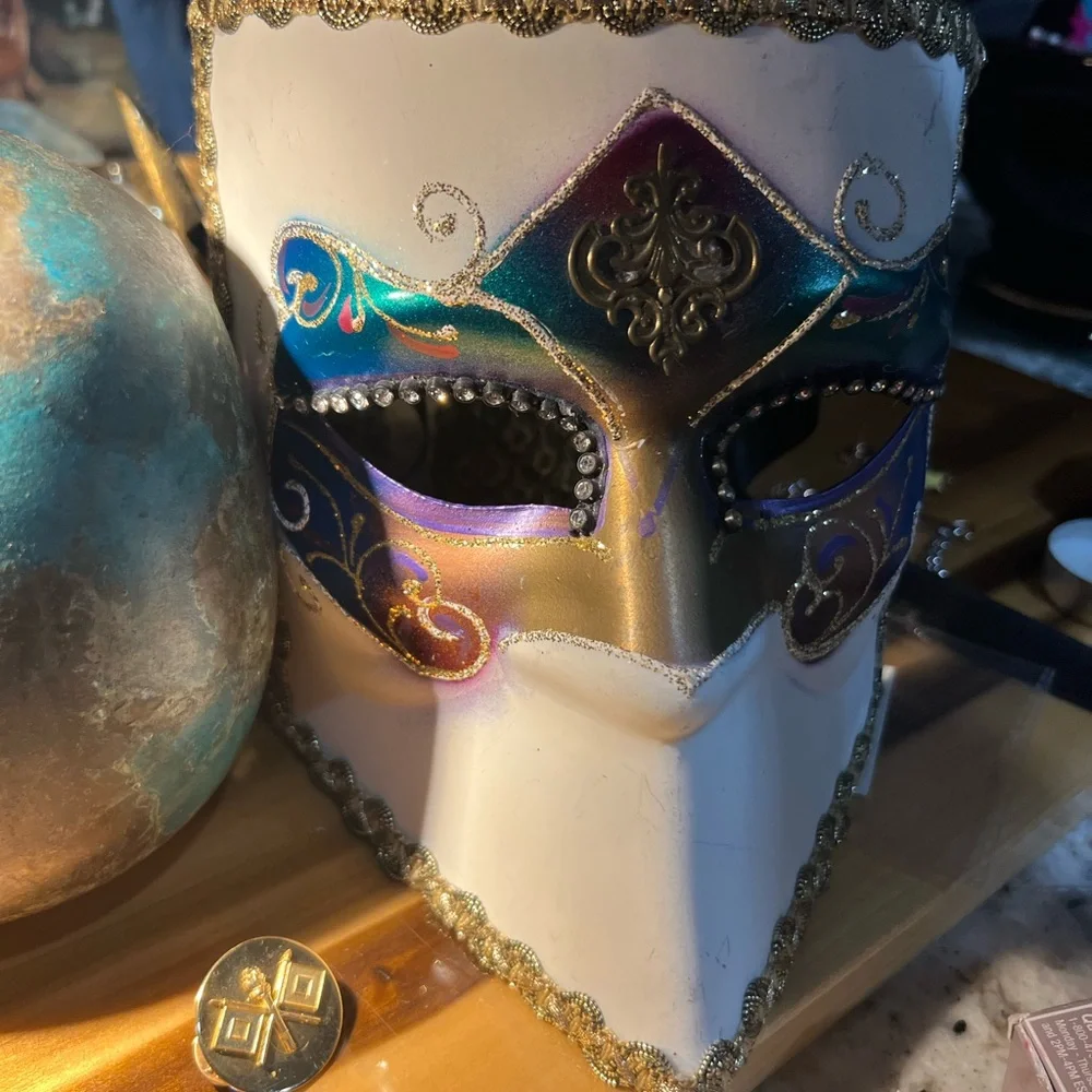 Elegant & Mysterious Multicolor Masquerade Face Mask. Nwot